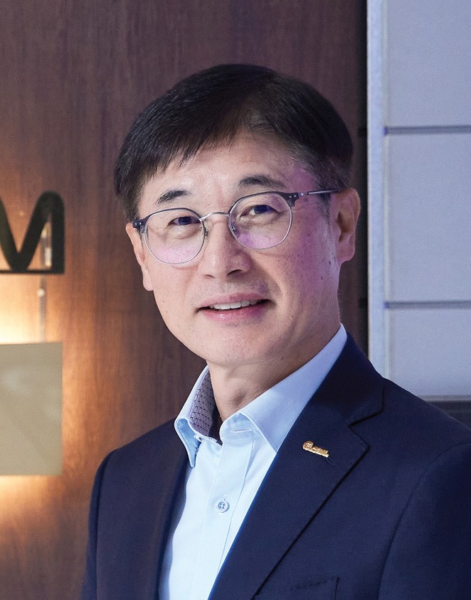 [김종선의 독서 삼매경] 현금을 쌓는 경영자, 돈을 돌리려는 투자자