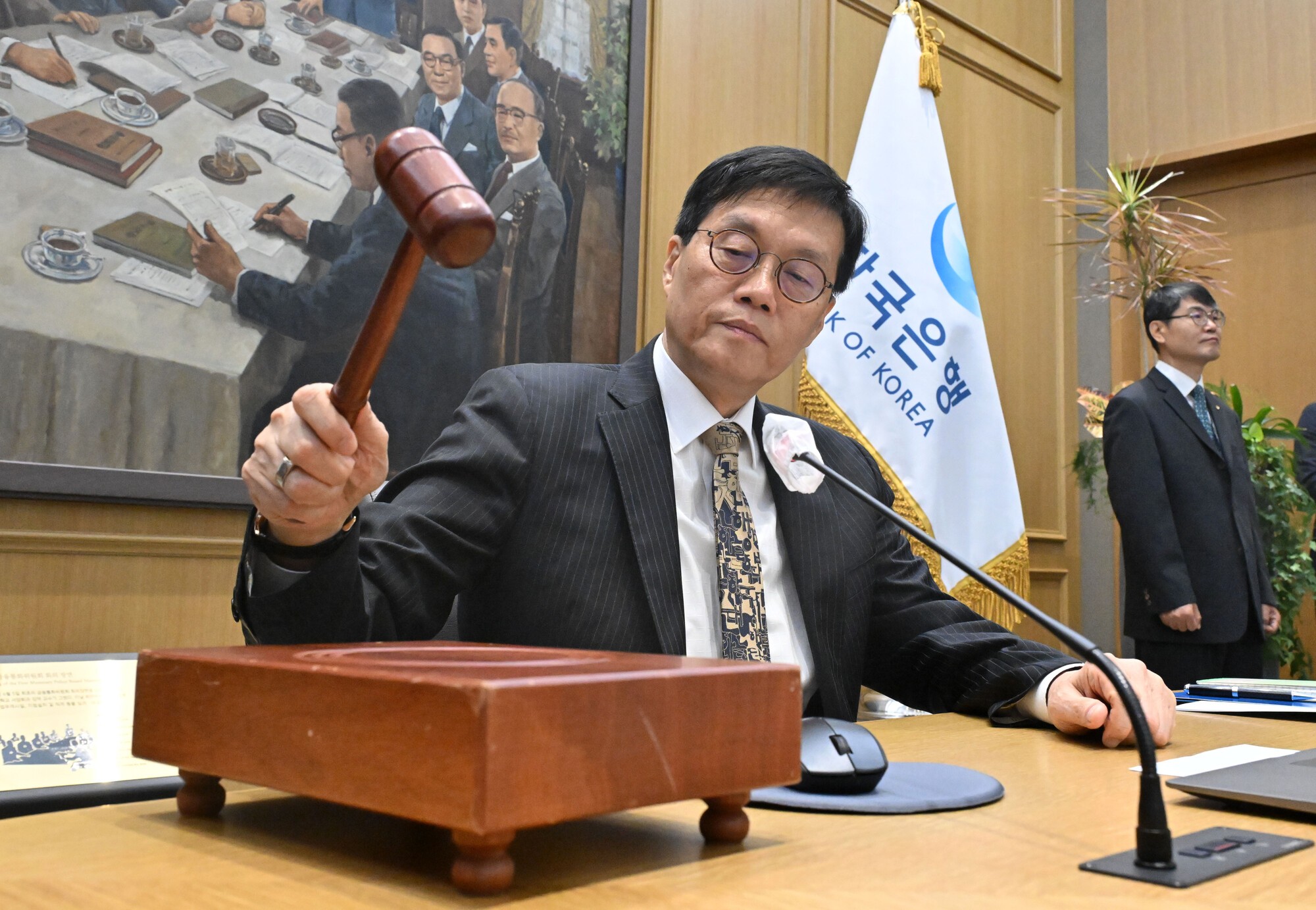 한은, 기준금리 2.50% 동결… 부동산·환율 등 고려