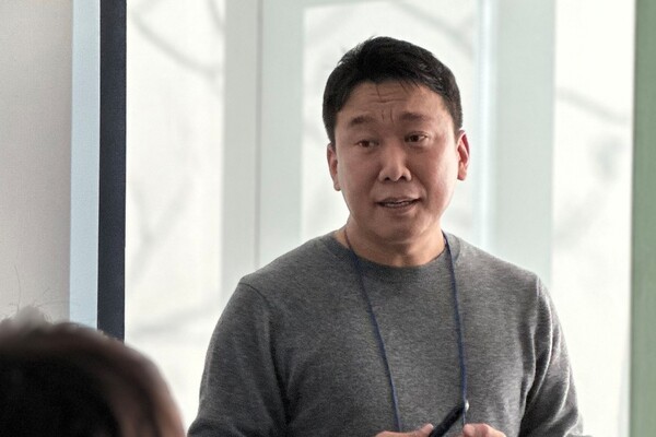 [IN PLUS People] "돌봄의 본질은 사후 처리가 아니라 감지" - 뉴스 썸네일 이미지