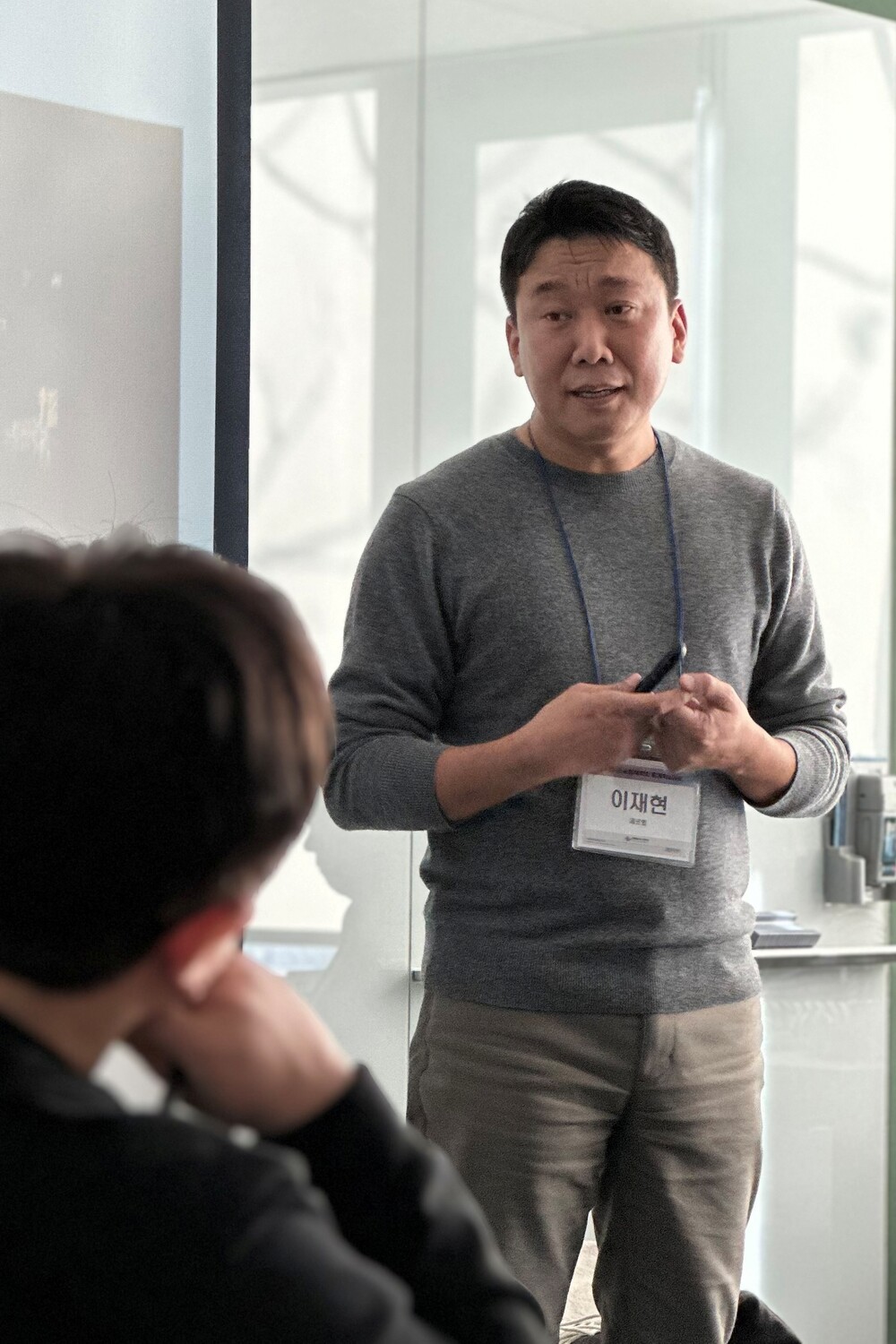 [IN PLUS People]  “돌봄의 본질은 사후 처리가 아니라 감지”