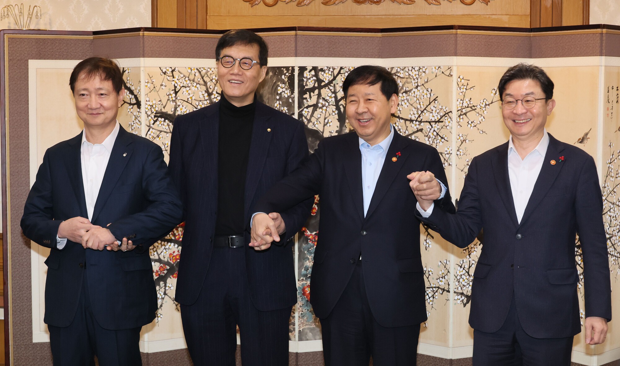 새해 첫 ‘경제 4대 수장’ 회동… “글로벌 불확실성 대응”
