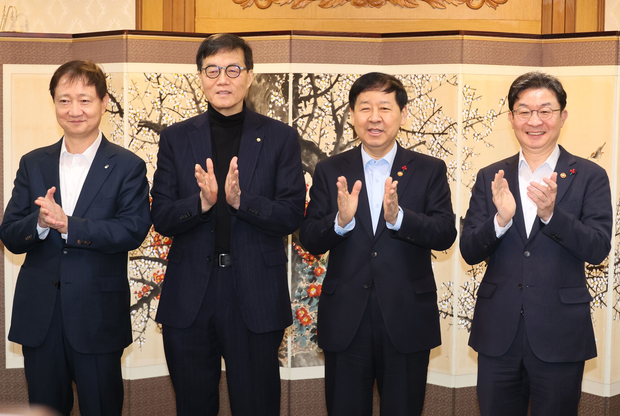 한자리에 모인 경제 수장들