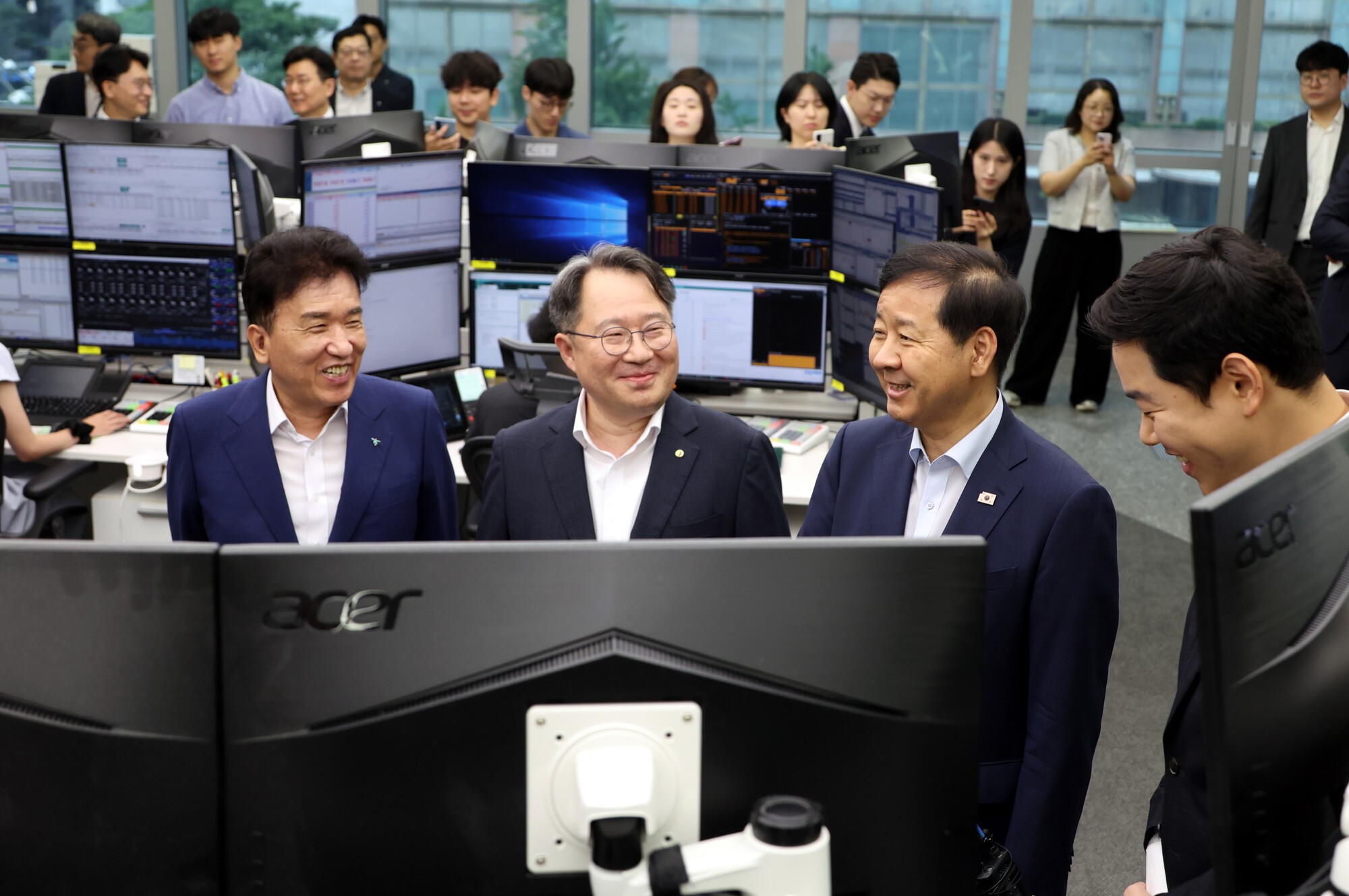 외환시장 24시간 개장 첫날… “원화의 글로벌 도약 출발점”