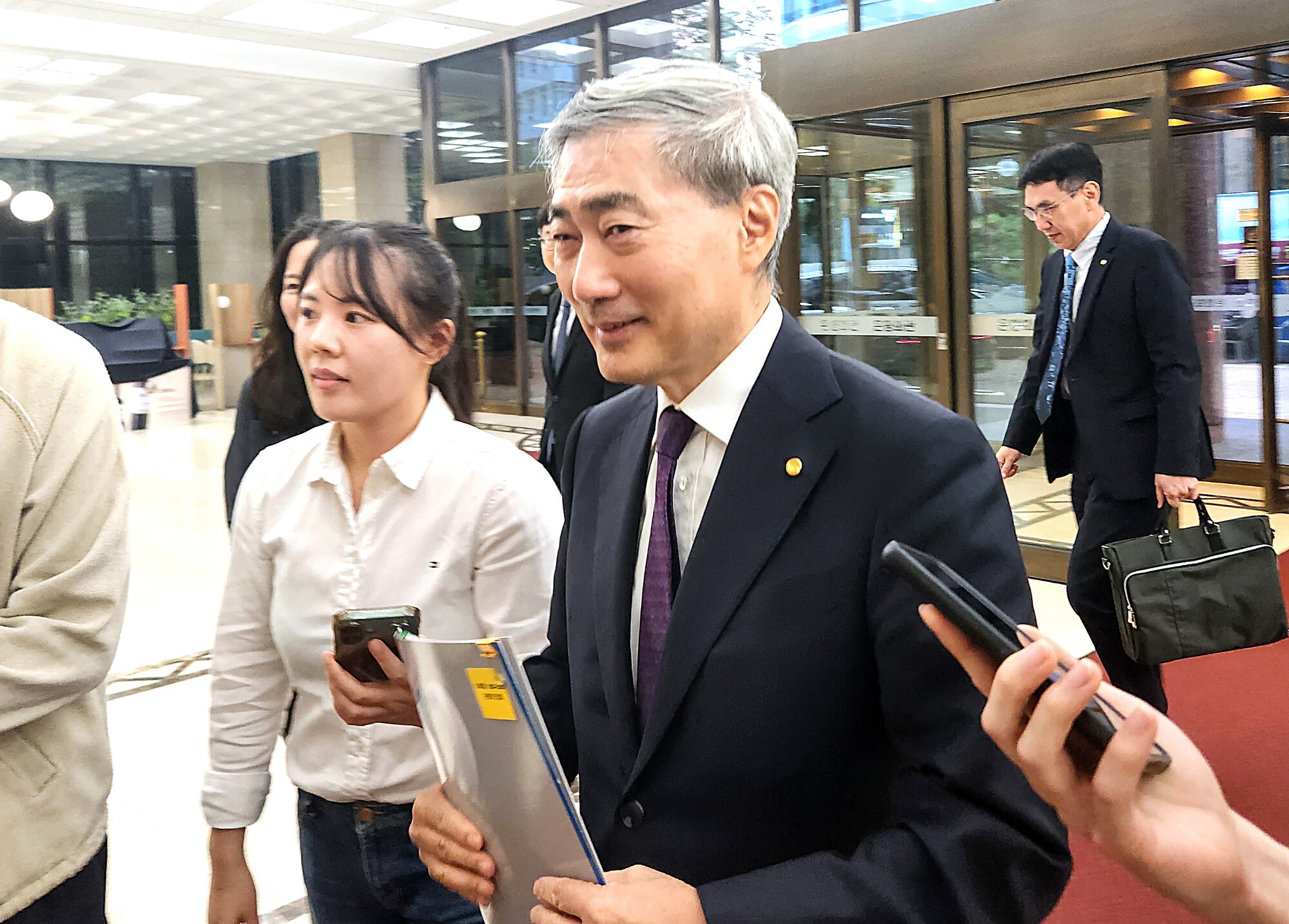 신현송 한국은행 총재가 28일 서울 중구 은행회관에서 시중 은행장들과 취임 후 첫 간담회를 열기 위해 입장하고 있다. 2026.9.28. ⓒ연합뉴스